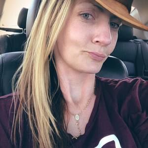 Meet your Posher, Holly